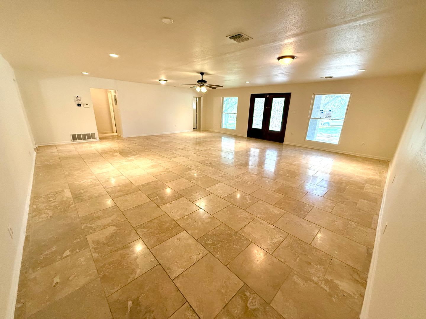 Exquisite Estate Living In Prestigious Hollywood Park With Outdoor Kitchen – photo 5