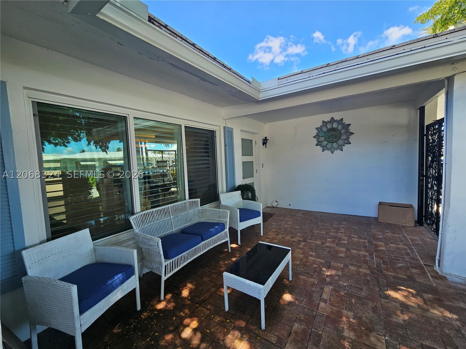 2661 NW 4th Ave – photo 3