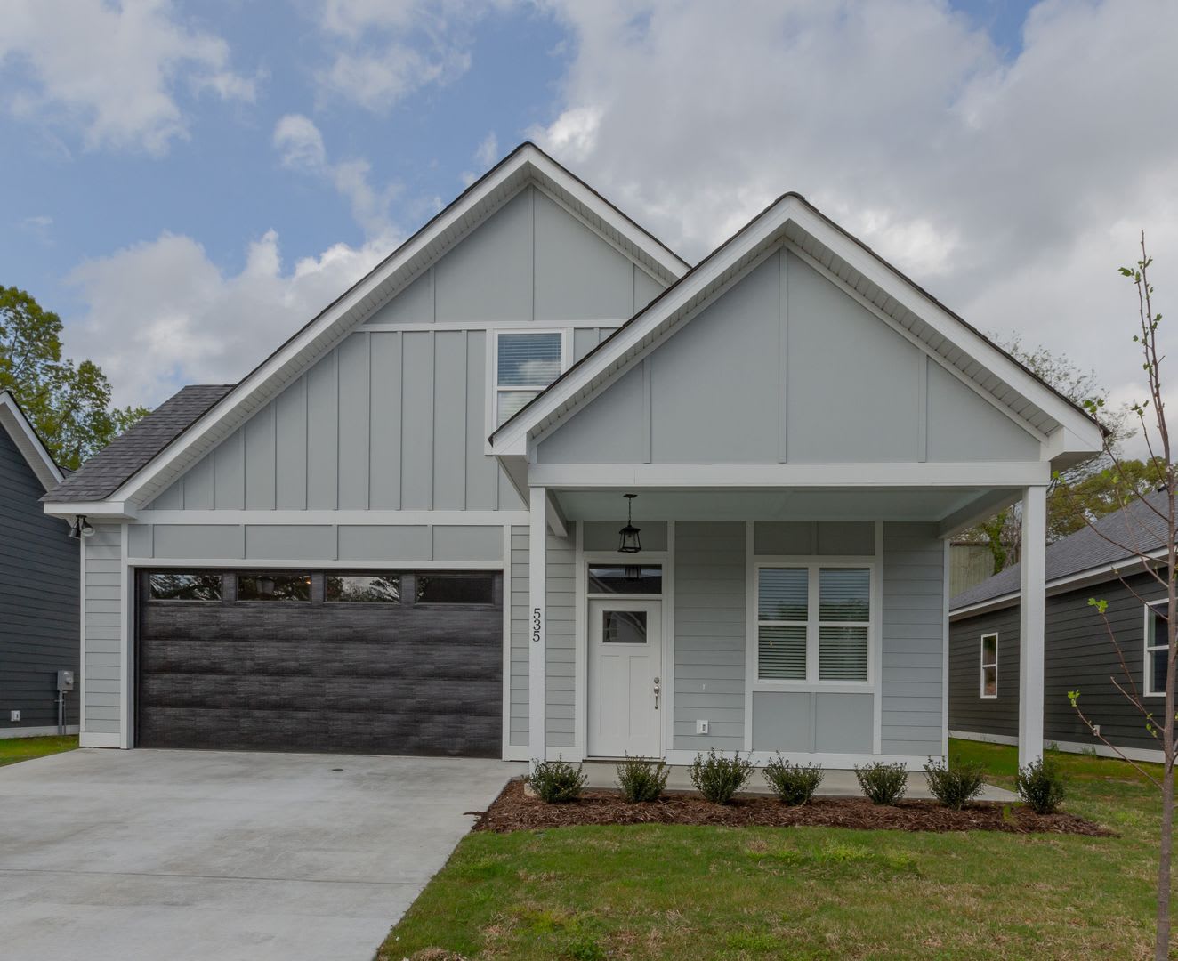 Modern 4 Bedroom Home in Red Bank – photo 2
