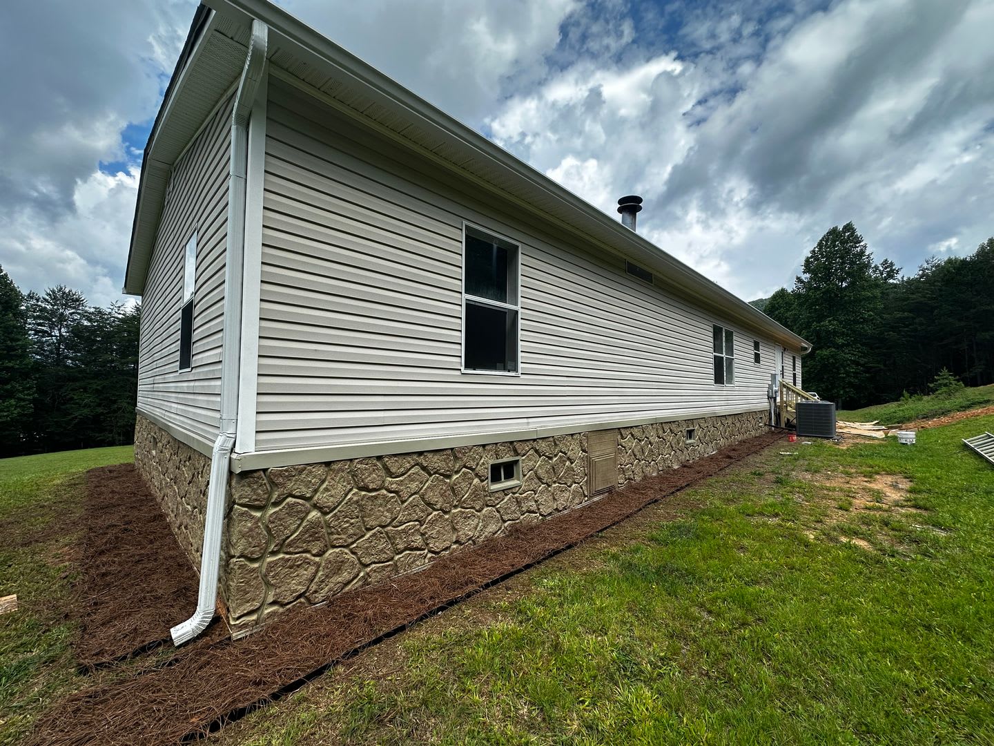 Young Harris Rental – photo 3