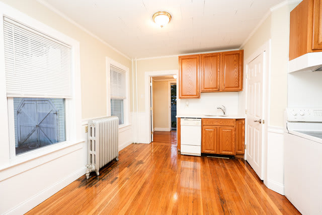 30 Sheppard Ave – photo 3