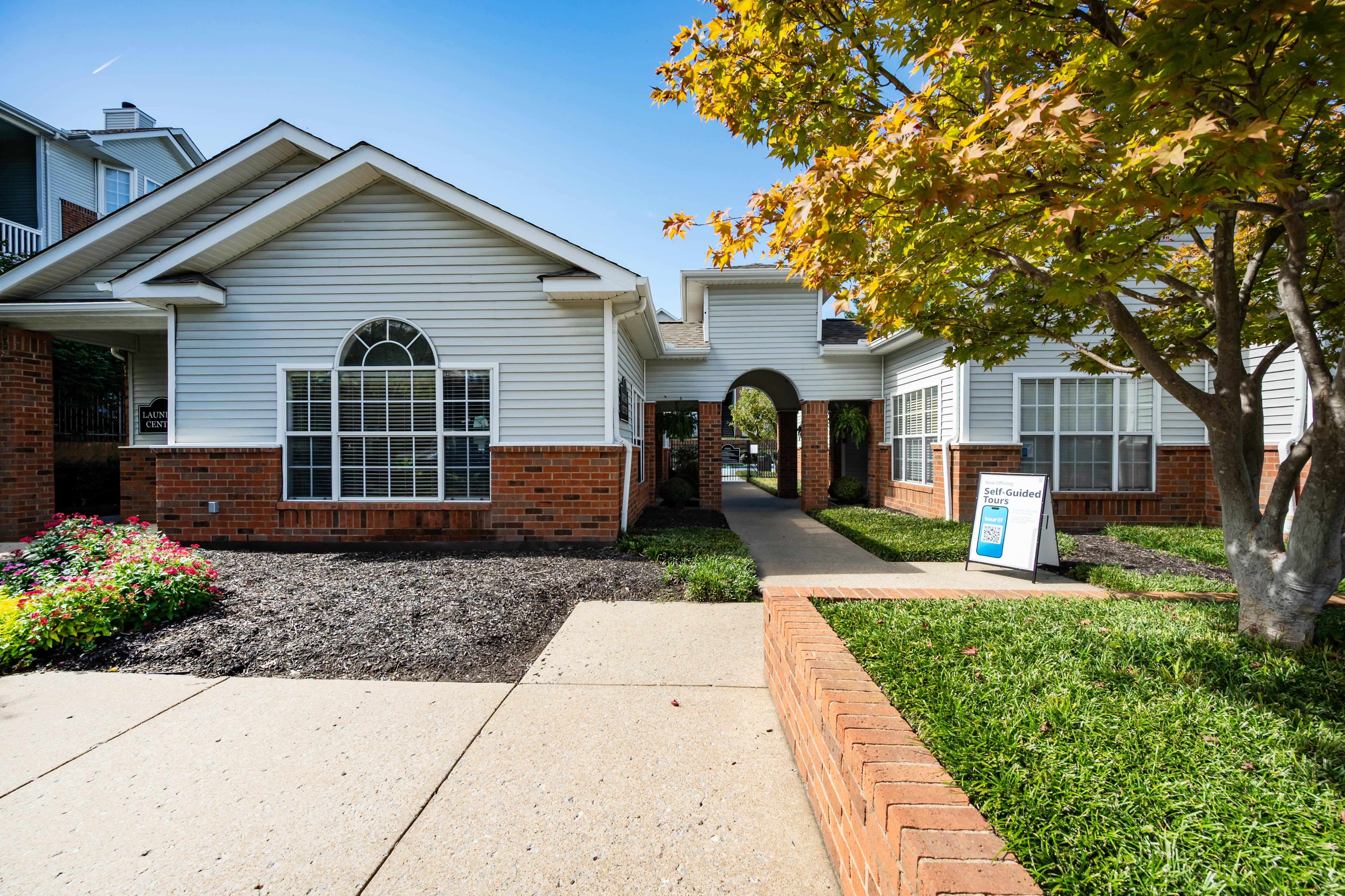 Waterford Landing Apartments – photo 1
