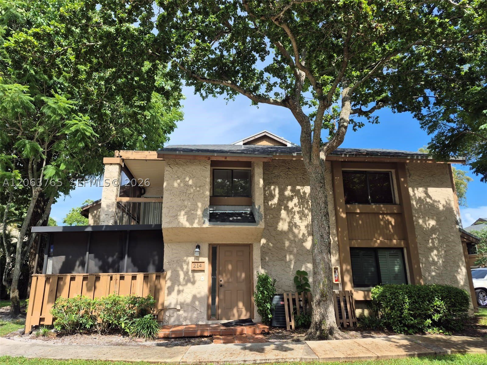 214 Wimbledon Lake Dr – photo 2