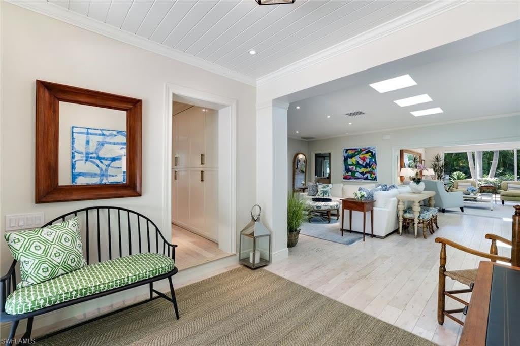 642 6th Ave N – photo 4