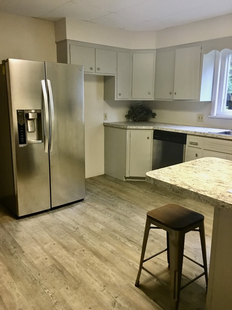 1148 Memorial Avenue – photo 4
