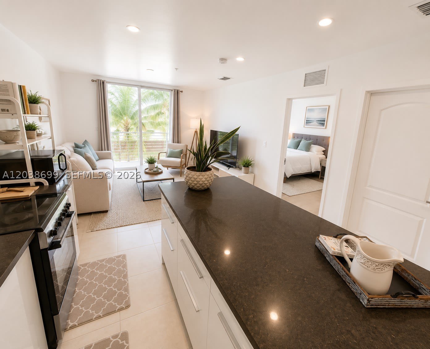 945 Michigan Ave – photo 4