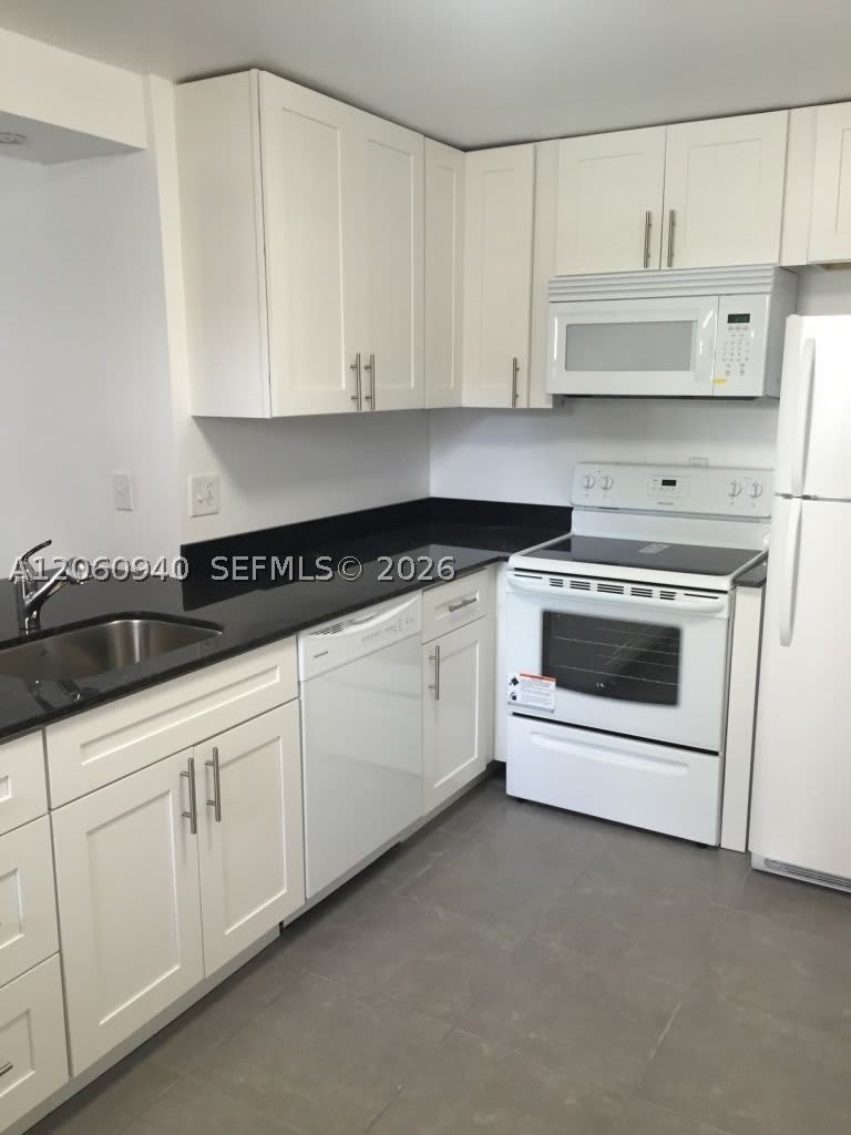 860 NE 209th Ter – photo 2