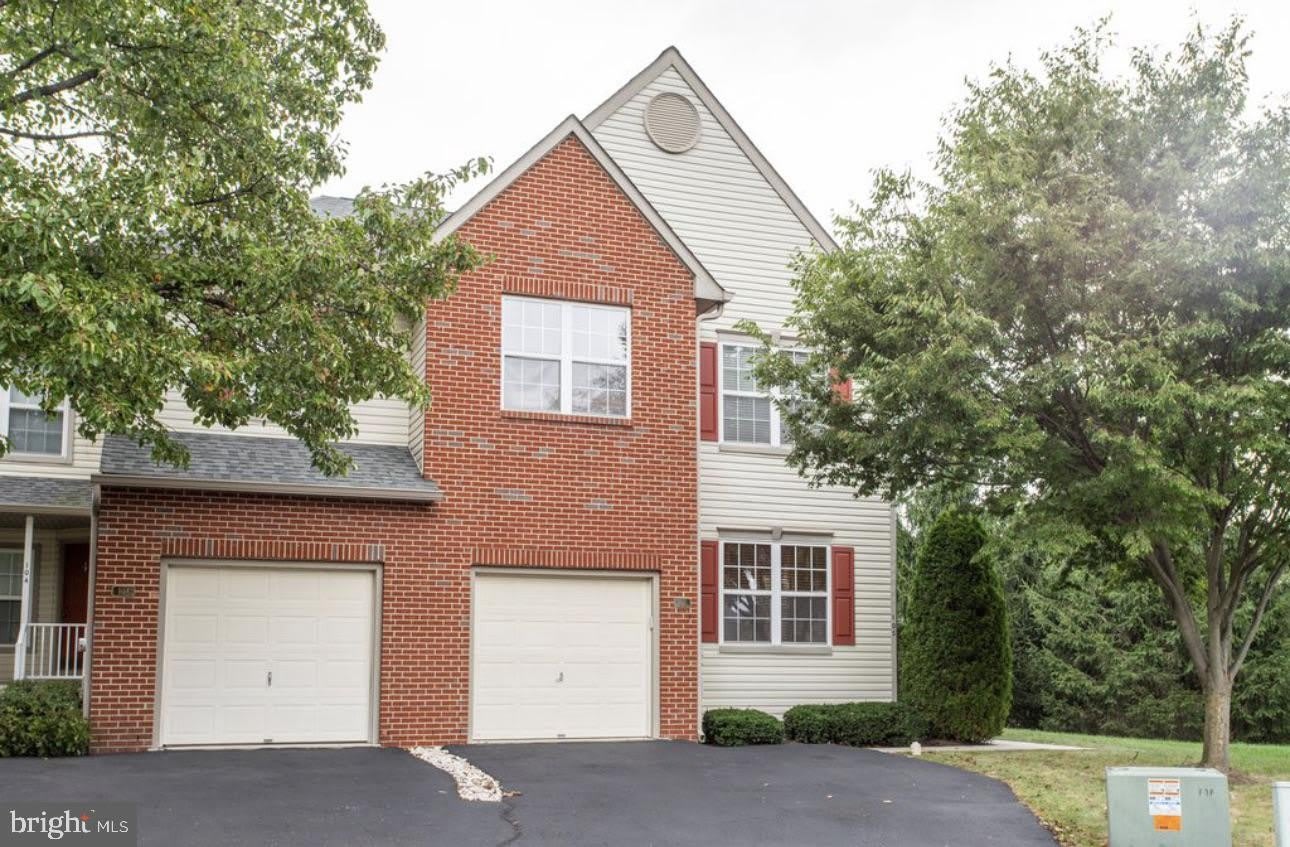 105 Farrington Court – photo 2