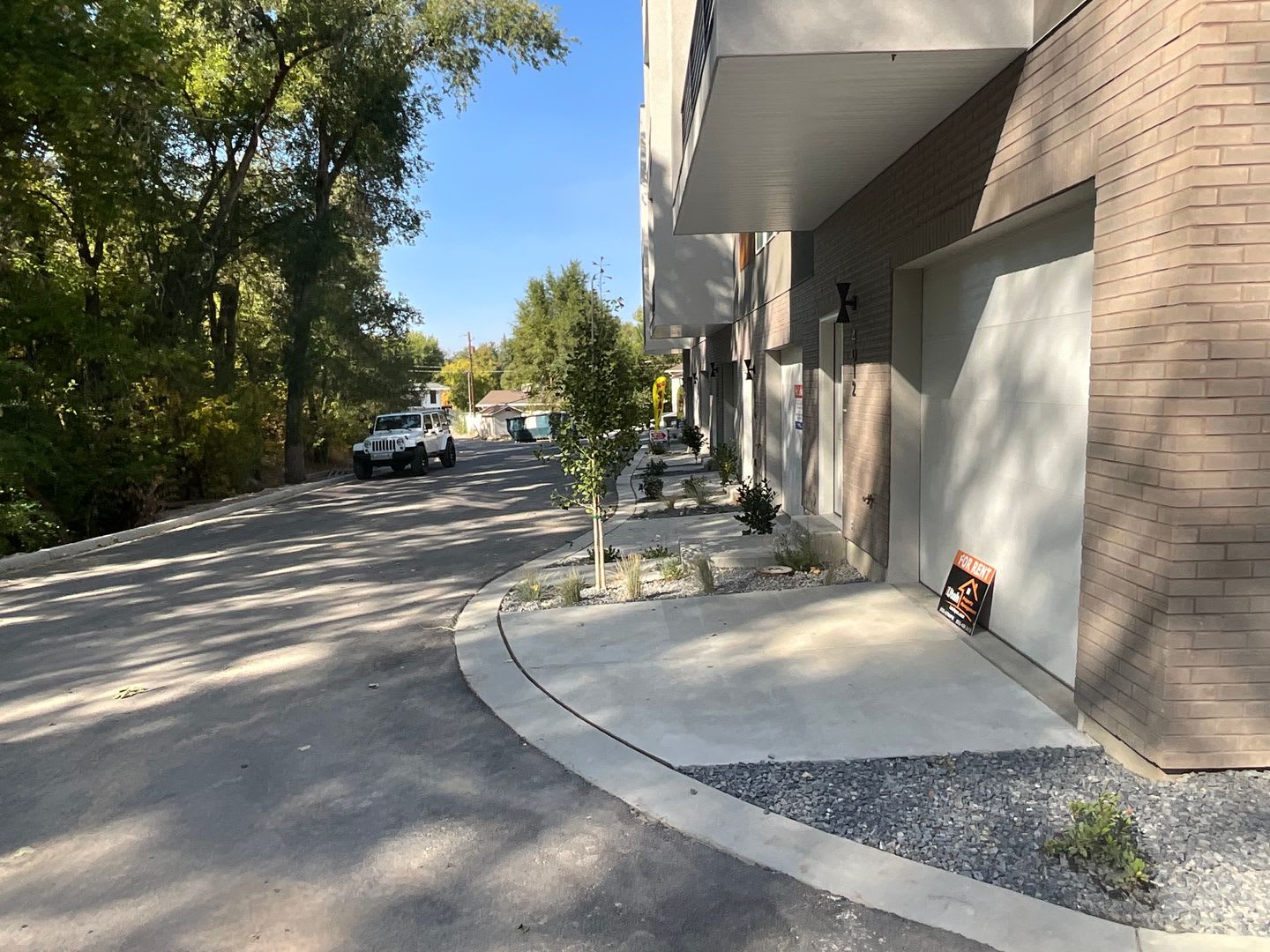 3 Bdrm 2 1 2 Bath 2 Car Garage Townhome Dog Friendly Coming Soon – photo 2