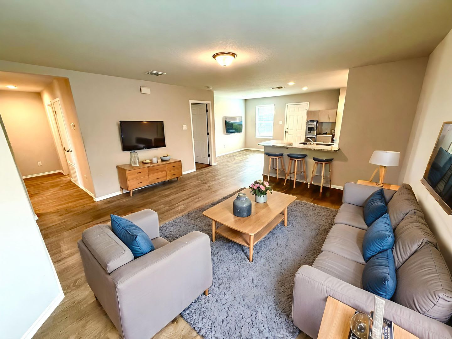 *COMING SOON* 3 Bedrooms – photo 2