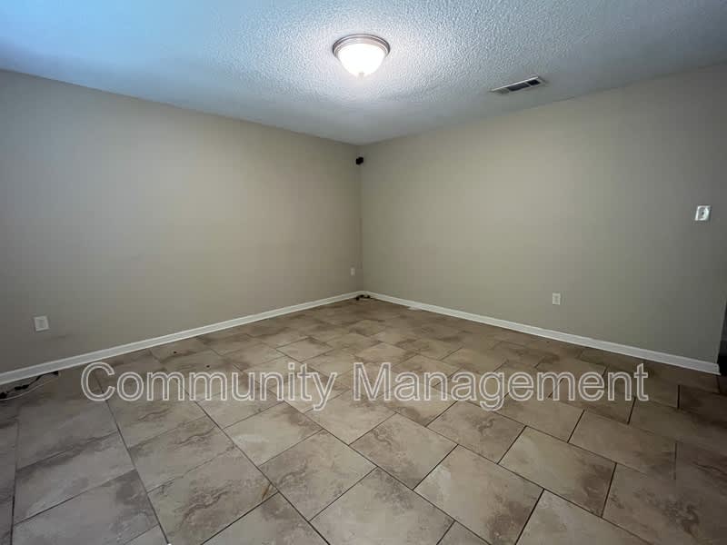 16813 Vermillion Dr – photo 5