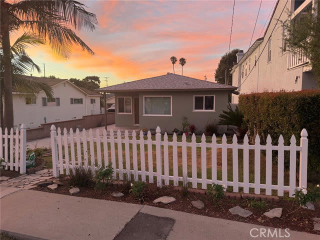 1027 Avenue C – photo 1