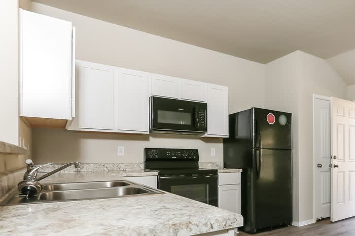 1056 Huntington Drive – photo 4