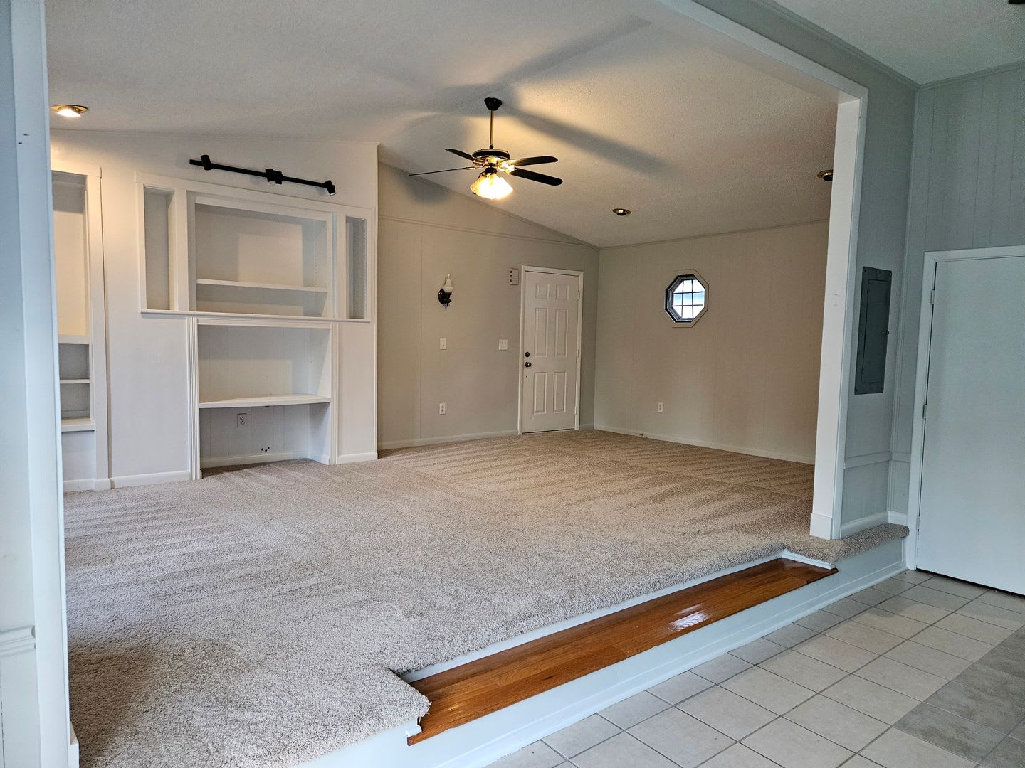Beautiful renovated 3 bed, 1.5 bath unfurnished home located in Hampstead – photo 5