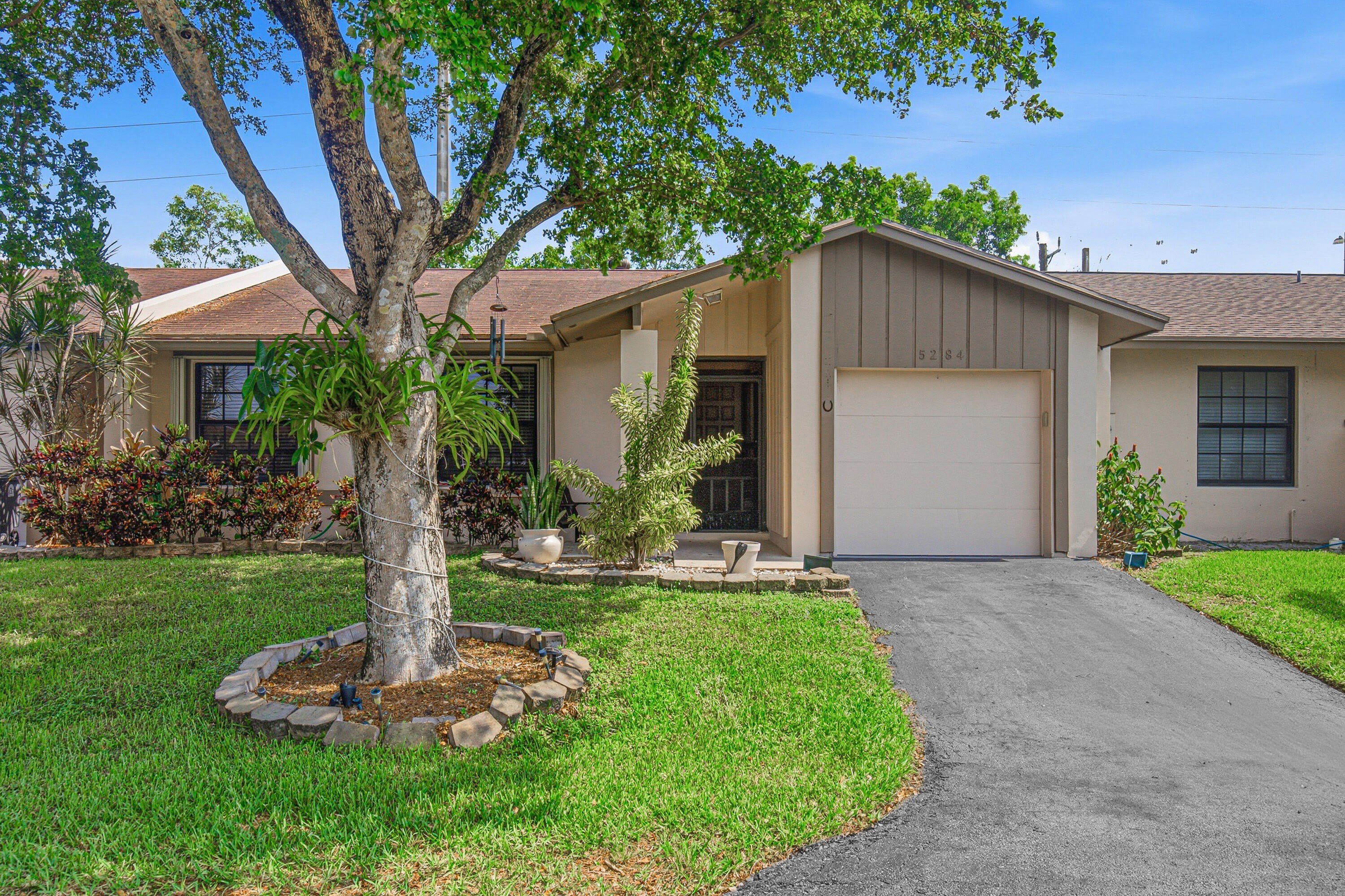 5284 Breadfruit Circle – photo 2