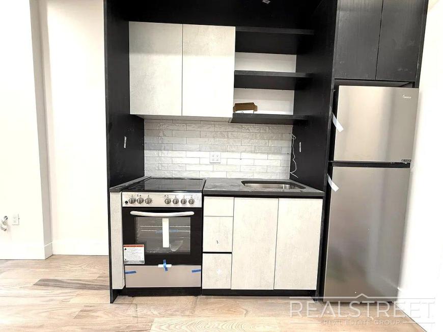 2324 Bedford Avenue – photo 2