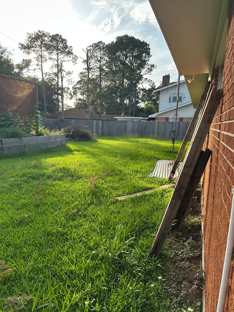 MID CITY SOUTH HOME FOR RENT – photo 2