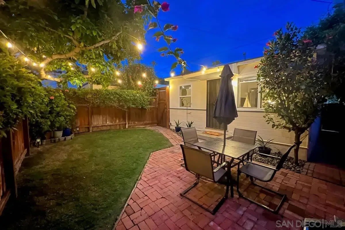 1453 Thomas Ave – photo 5