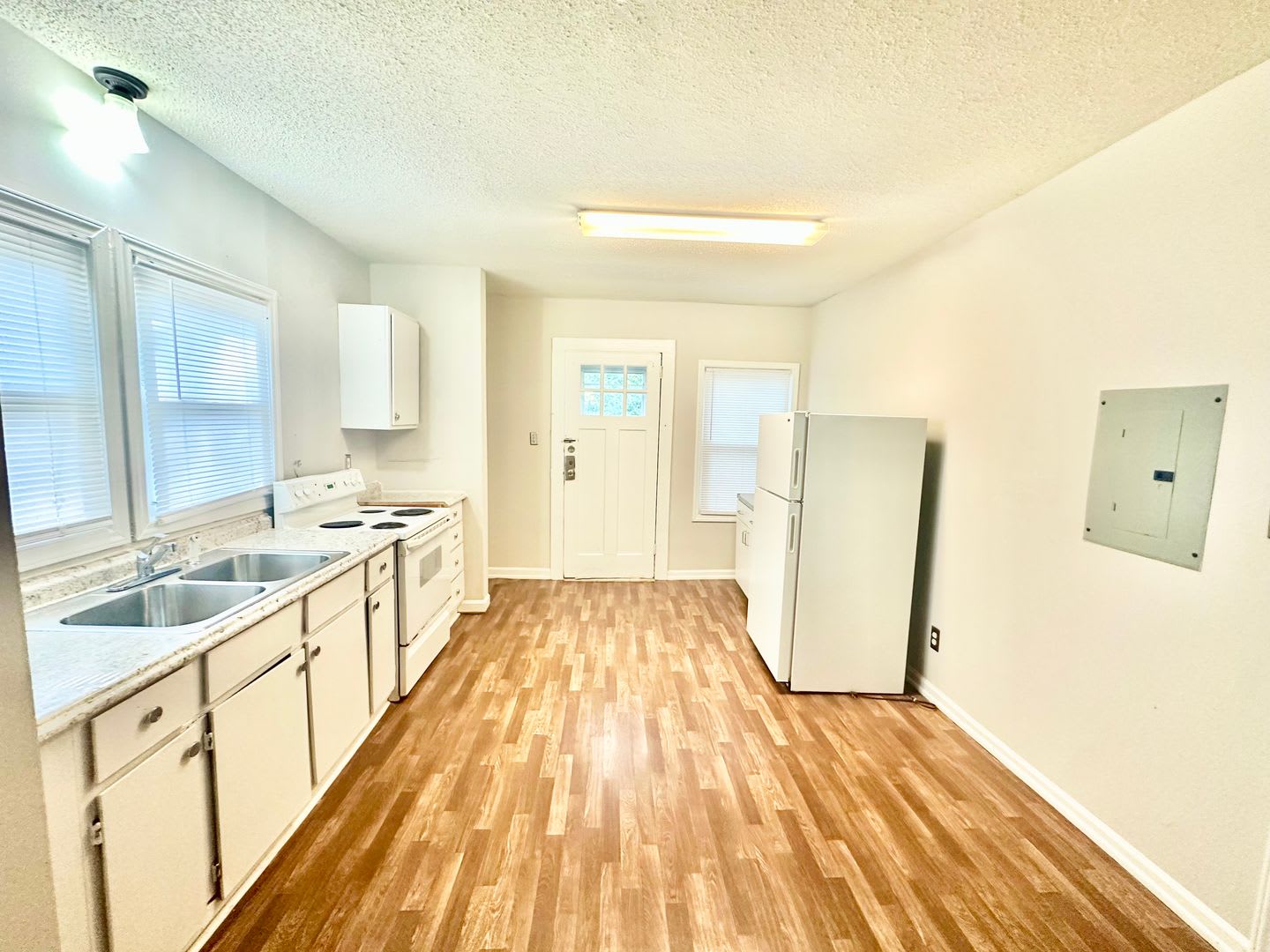 1417 EBENEZER RD APT. B – photo 5