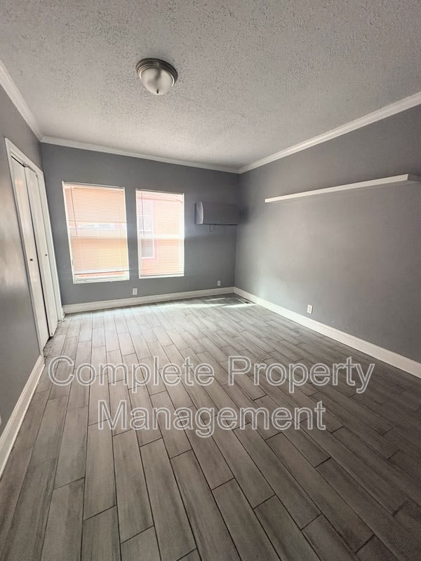 1402 Avenue East (New) – photo 4