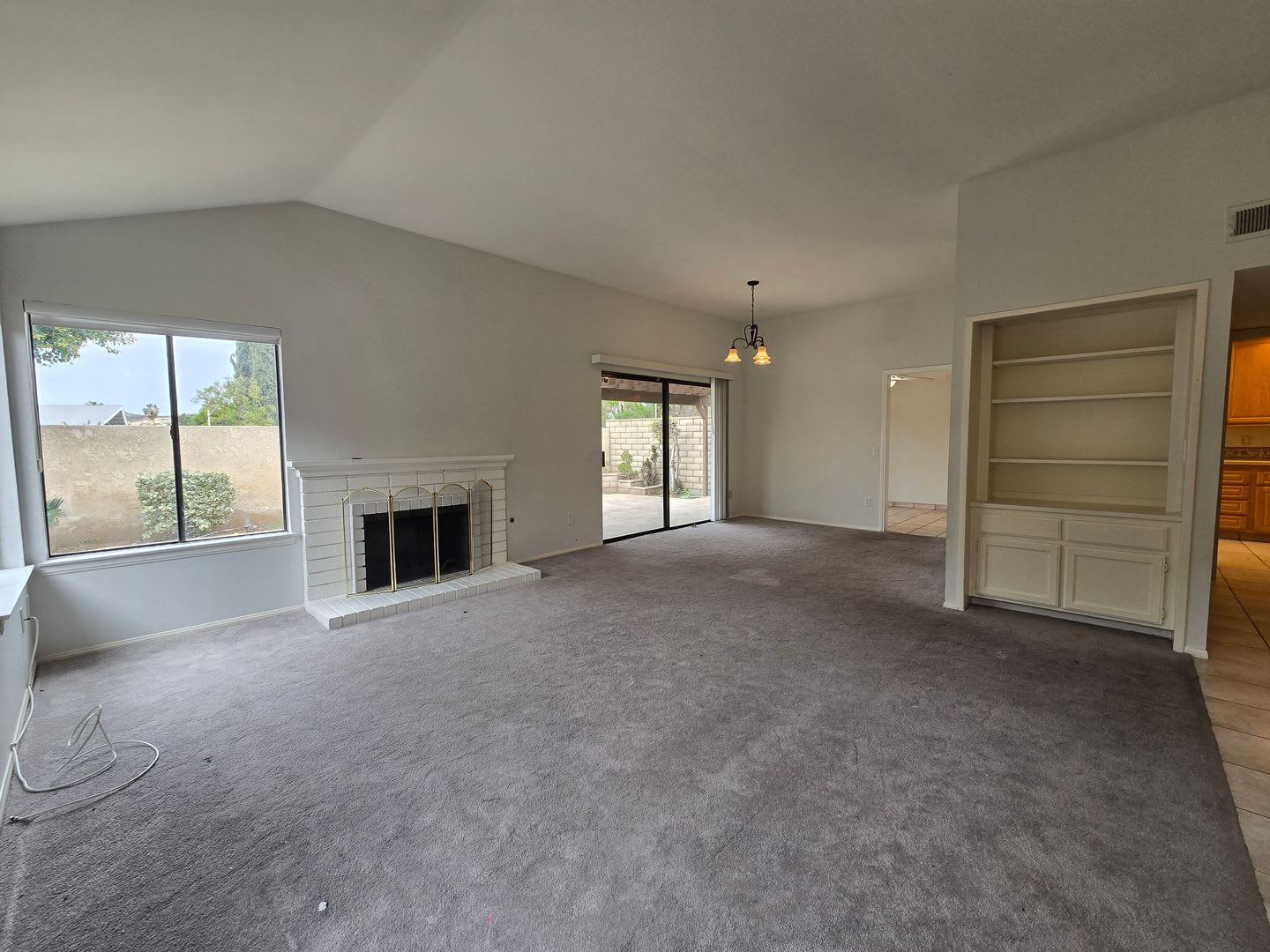 Updated Single level condo in Villa Victoria Available for rent – photo 5