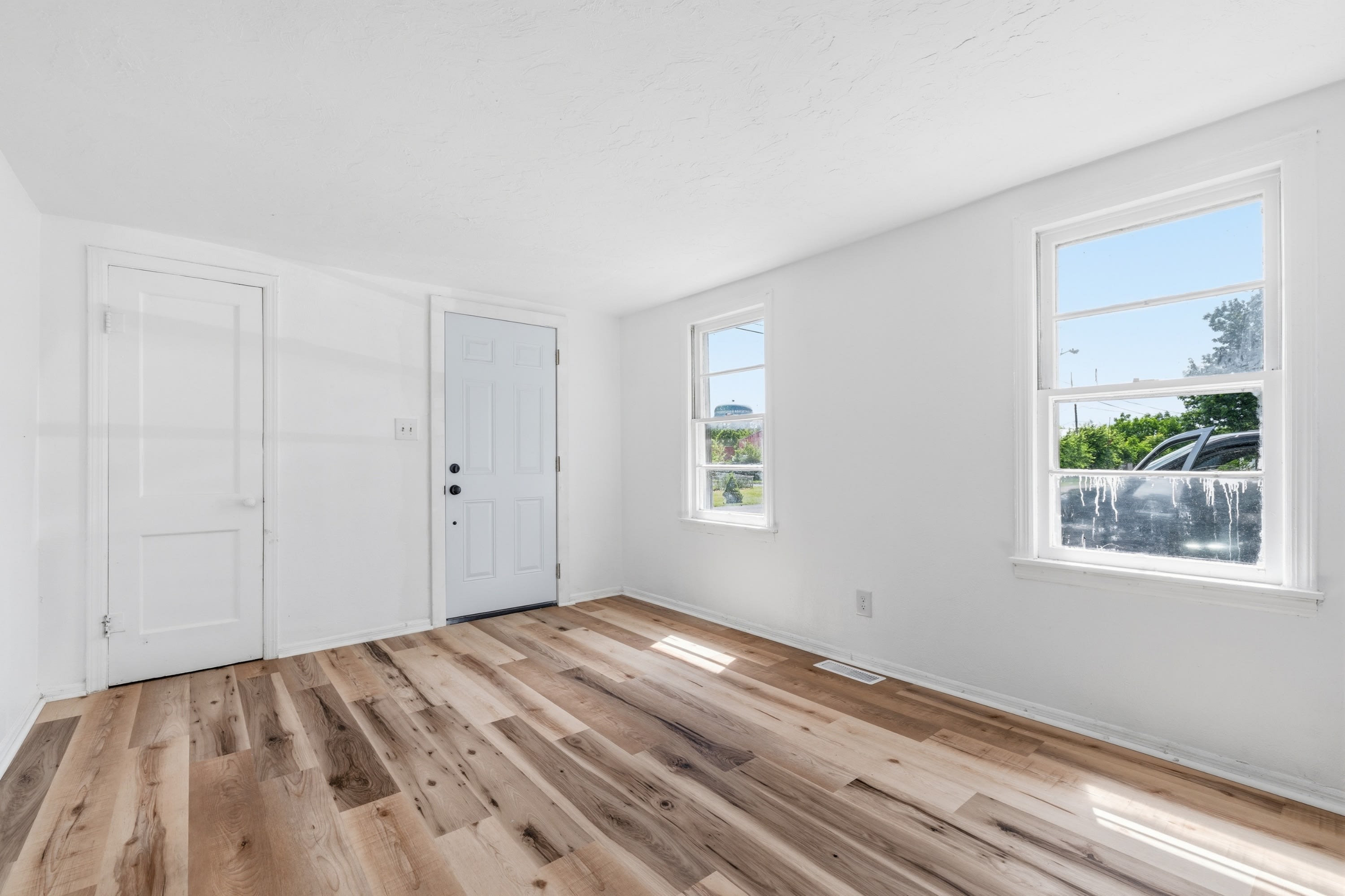 420 West 25th Street – photo 5