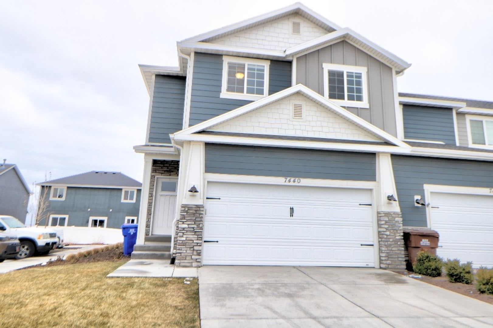 End Unit Town Home – photo 1