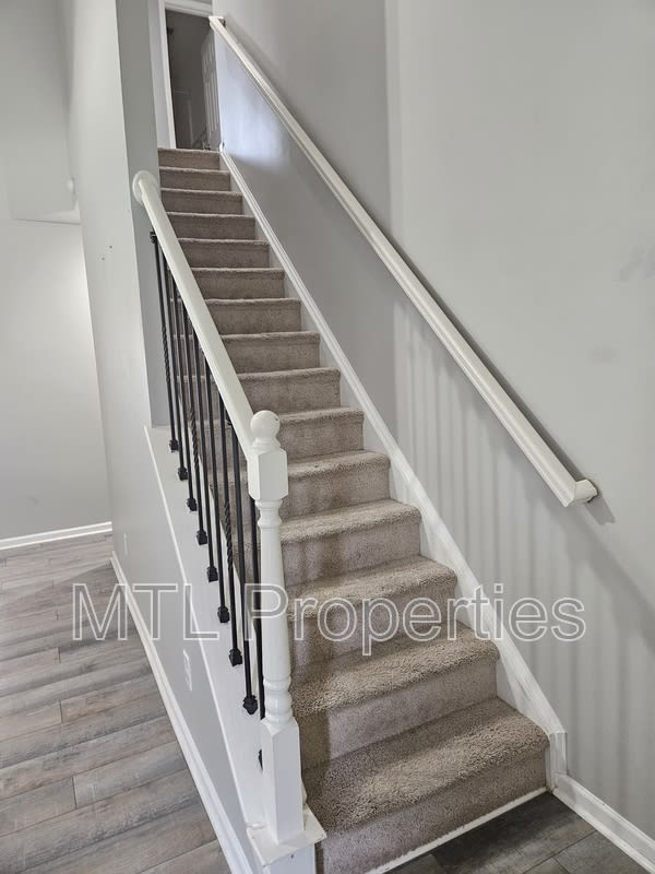 8716 Berrybrook Lane – photo 5