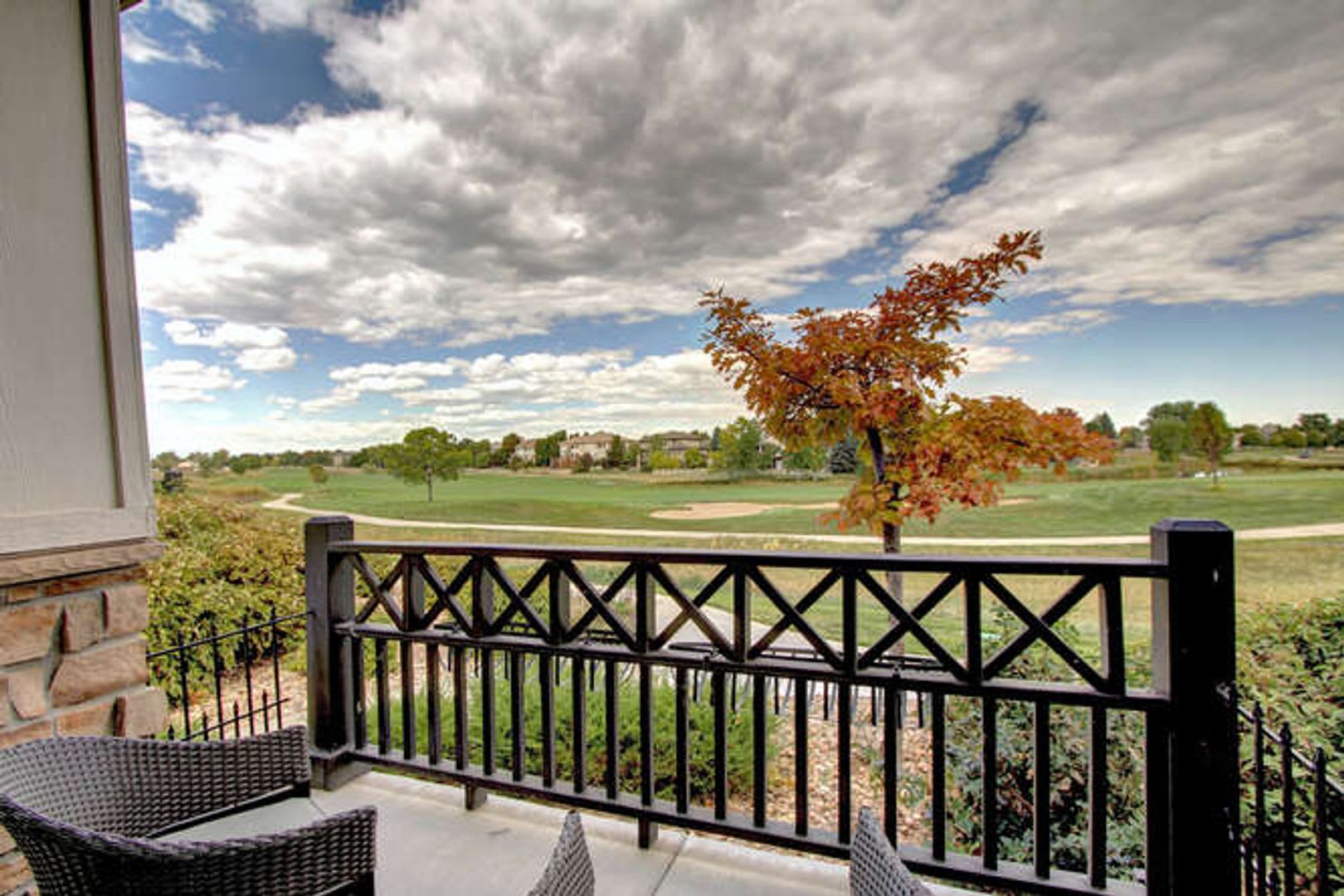 Spacious 3 BDR Townhome on Golf Course – photo 4