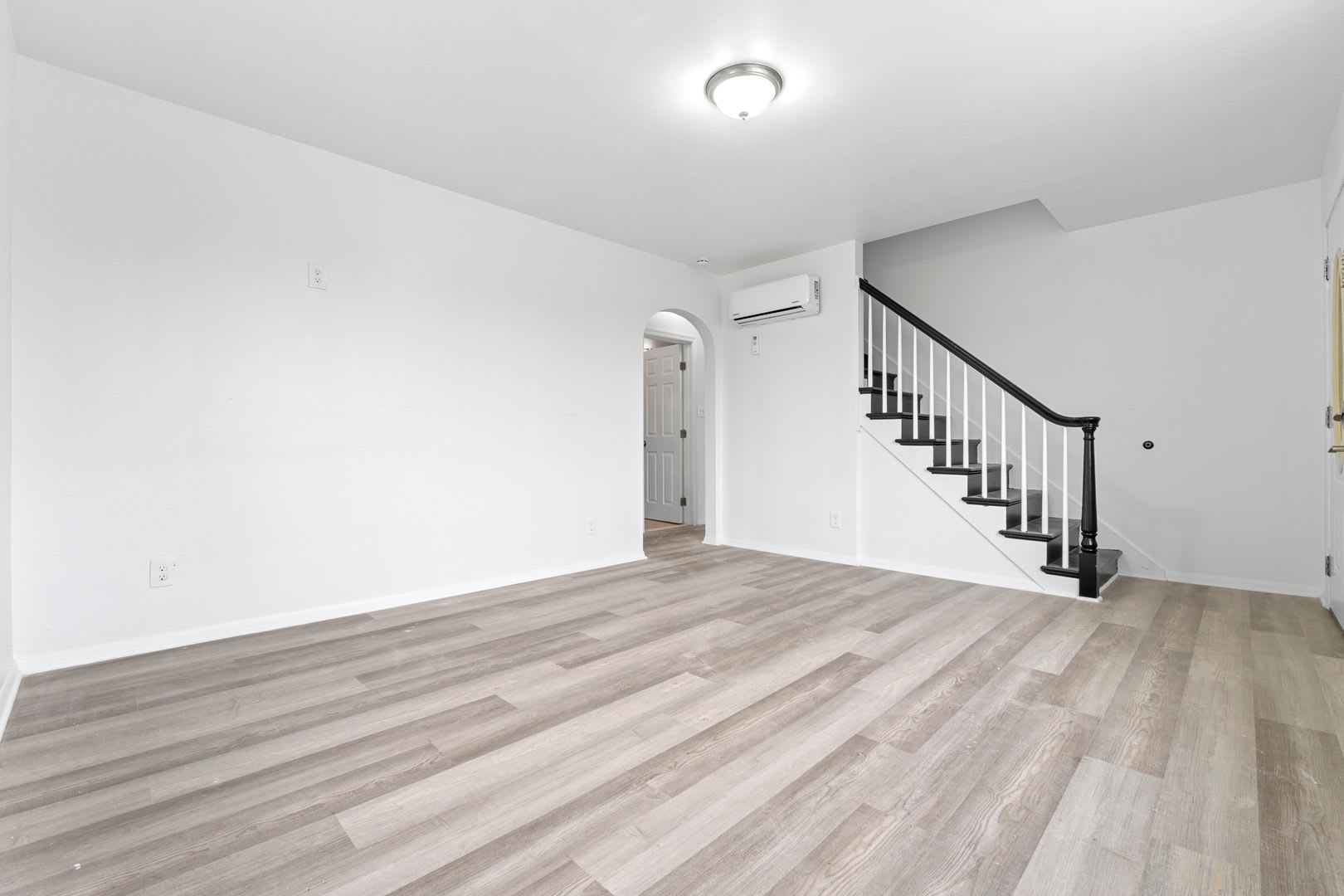 4-Bedroom Single-Family Home – photo 3