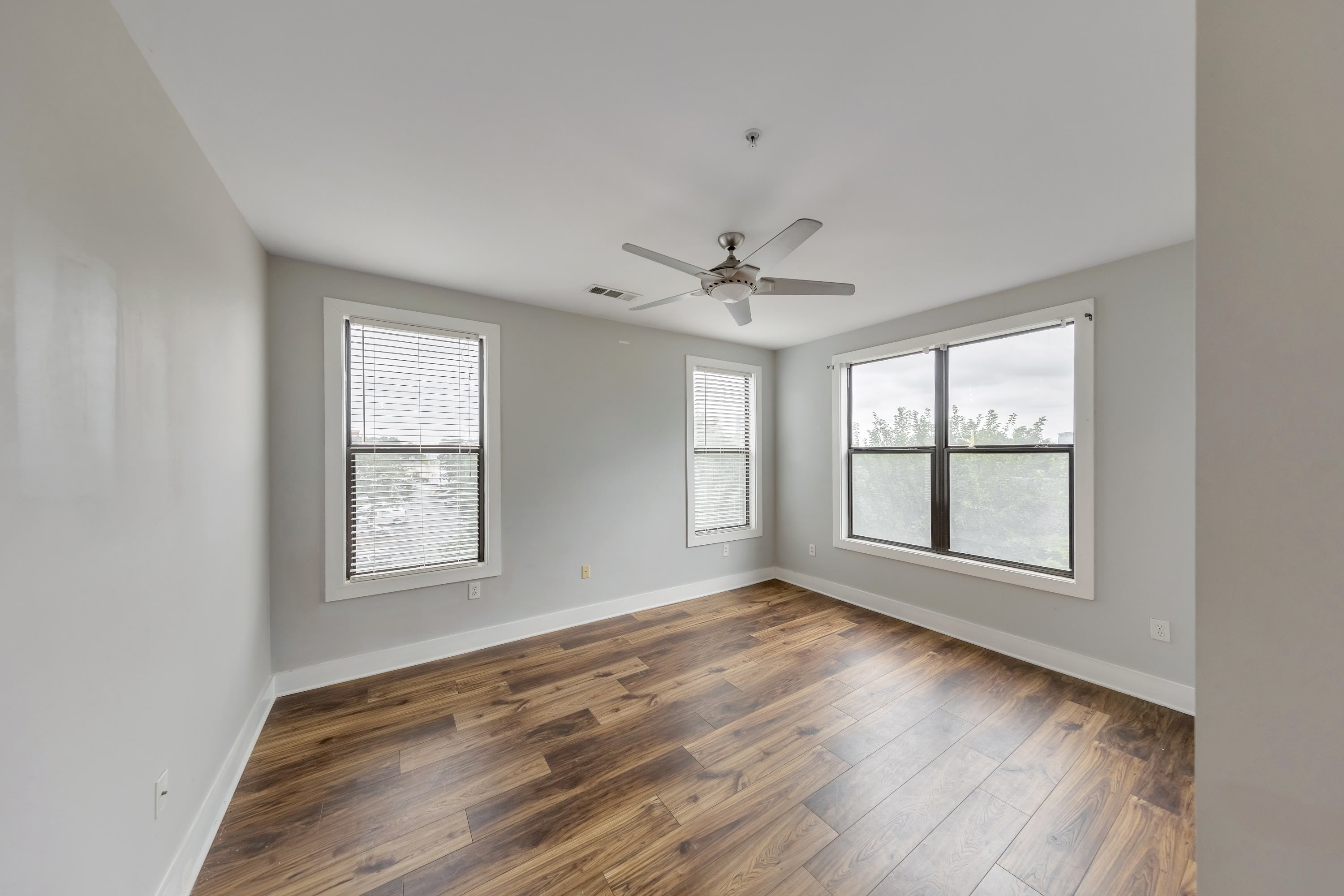 799 Hammond Drive – photo 4