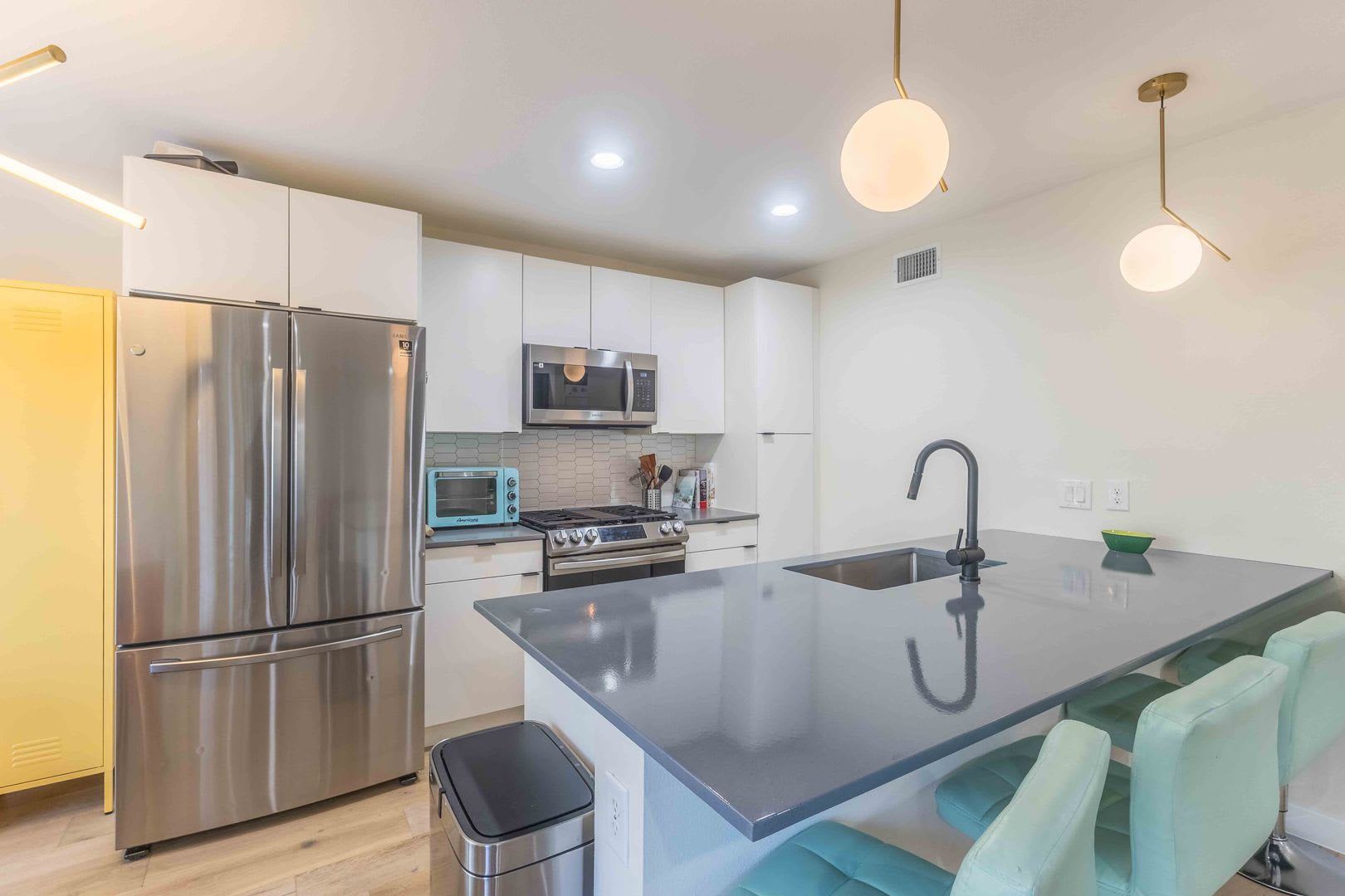 400 E 30th St #101 – photo 4