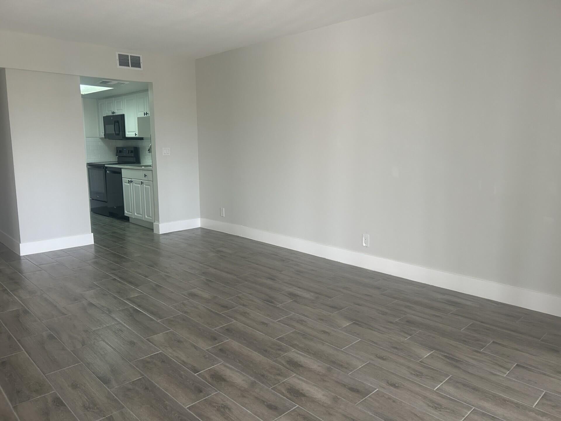 1500 Crescent Circle – photo 4