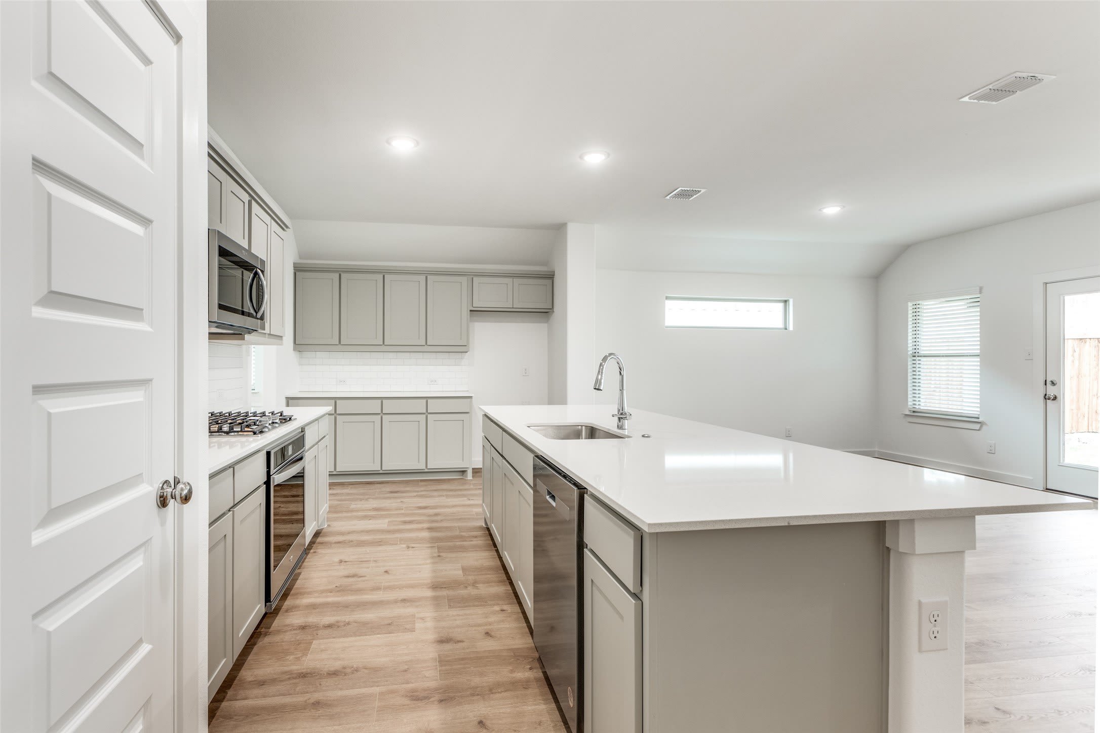 4923 Bellhurst Drive – photo 4