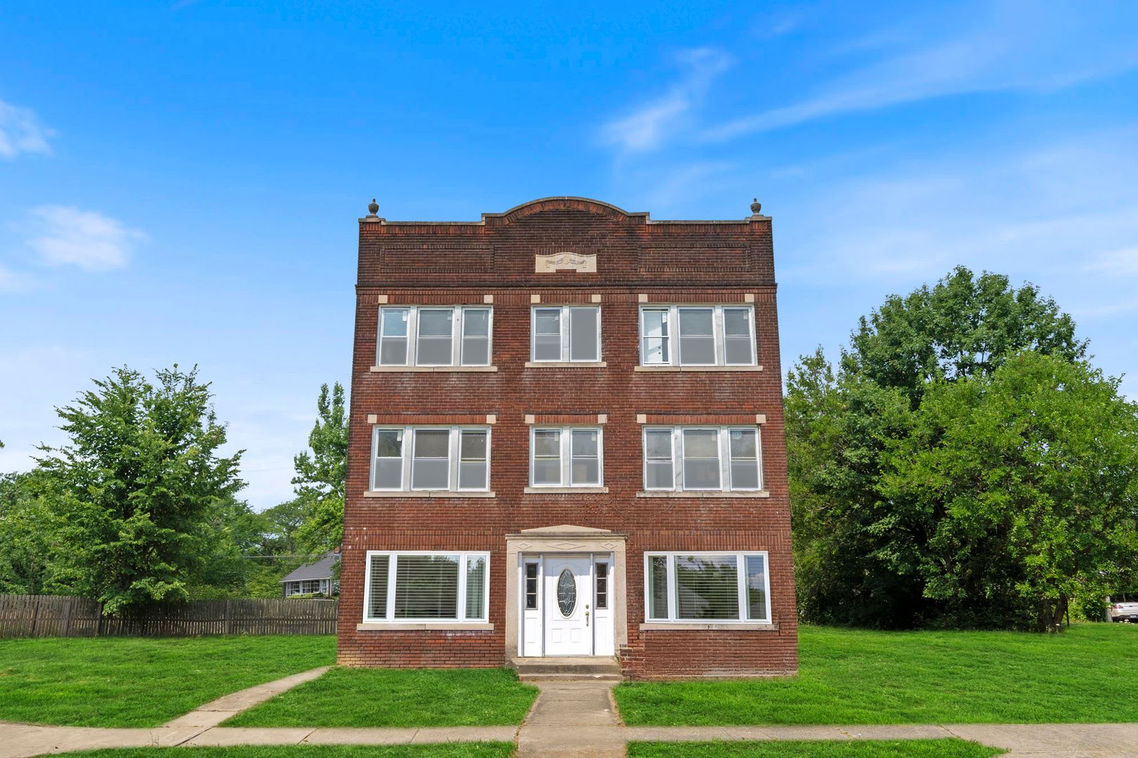 3328 East 149th – photo 1