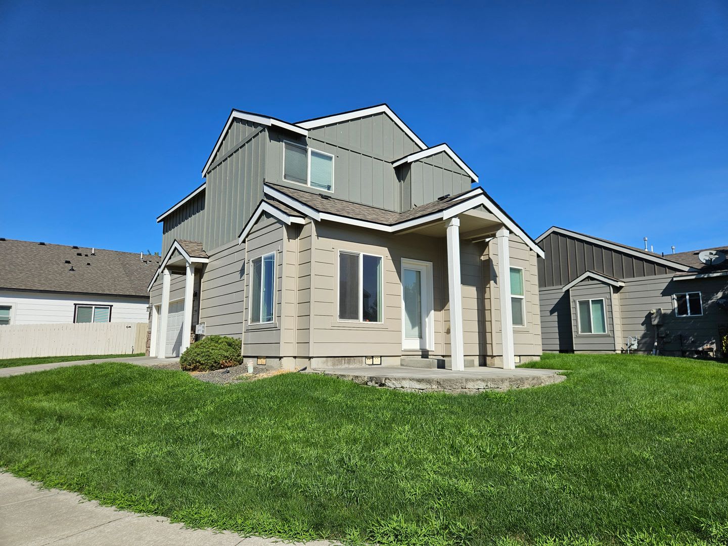 *360 TOUR AVAILABLE* Beautifully Remodeled 2-Story Home Available Now! – photo 1