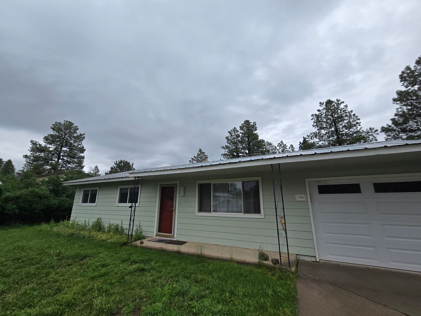 *Fully Furnished 3Bd/1Bath W/Single Car Garage – photo 1