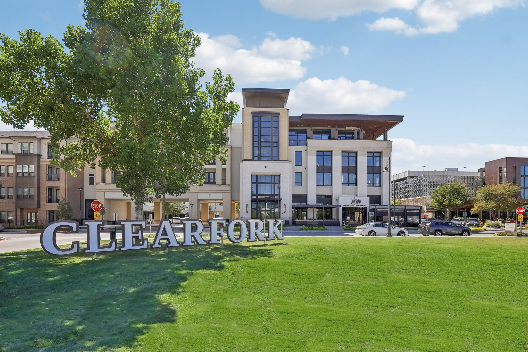 The Kelton at Clearfork Apartments – photo 2