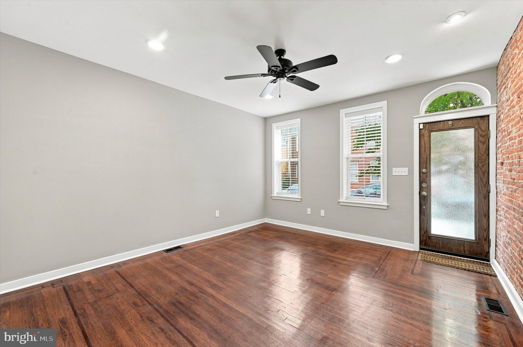 1532 E BERKS Street – photo 5