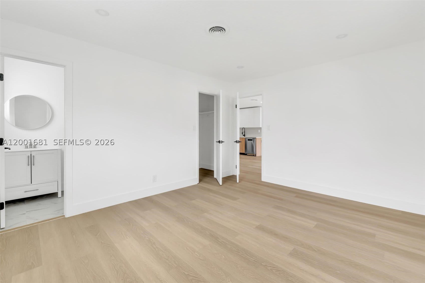 1611 Ne 50Th Ct – photo 2