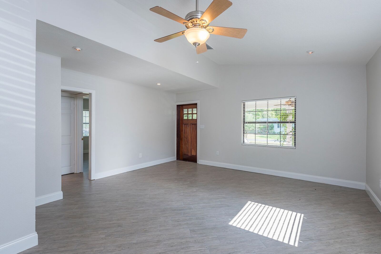 Charming Bungalow in Prime South Tampa – Plant High School District! – photo 2