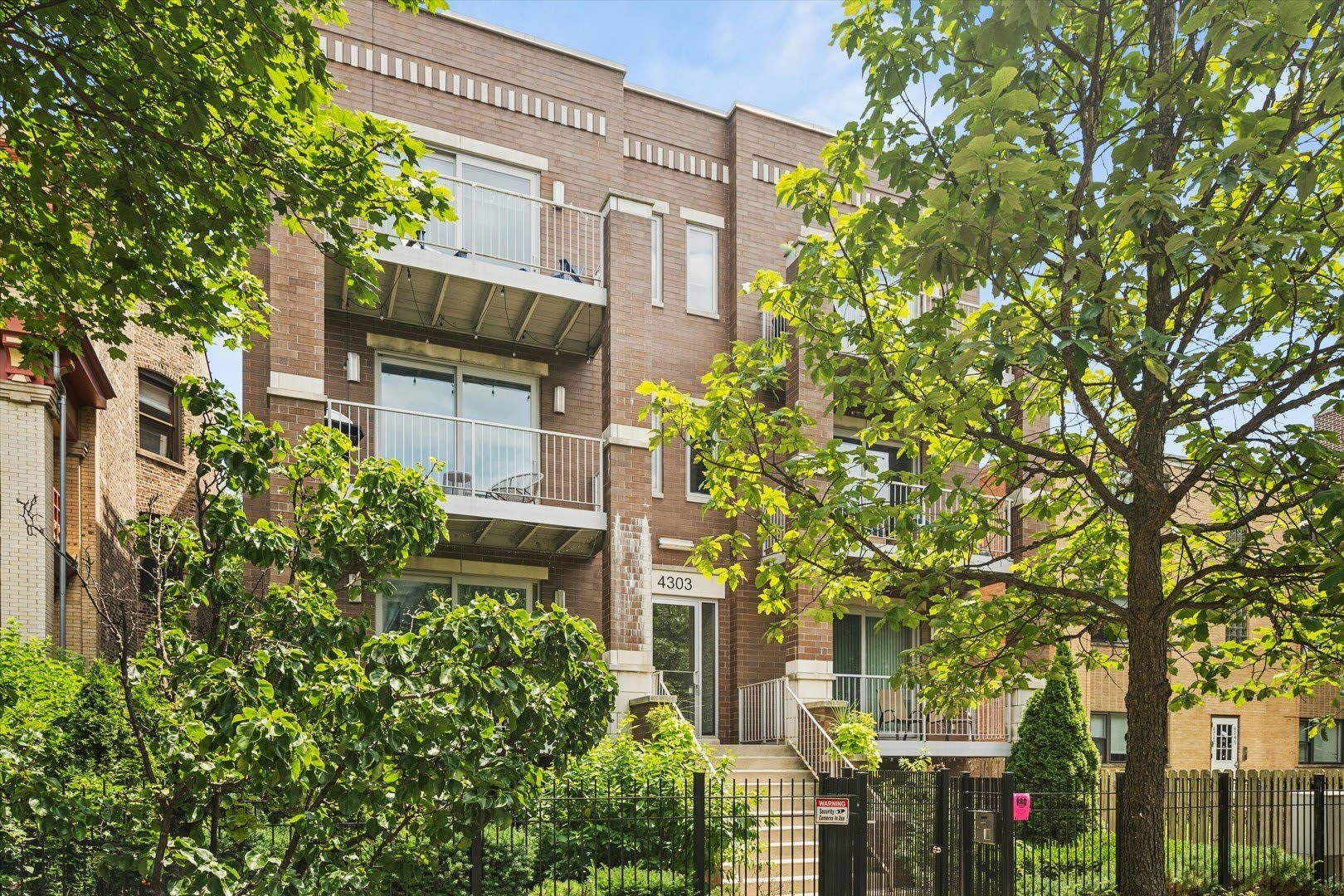 4303 N Kenmore Avenue – photo 1