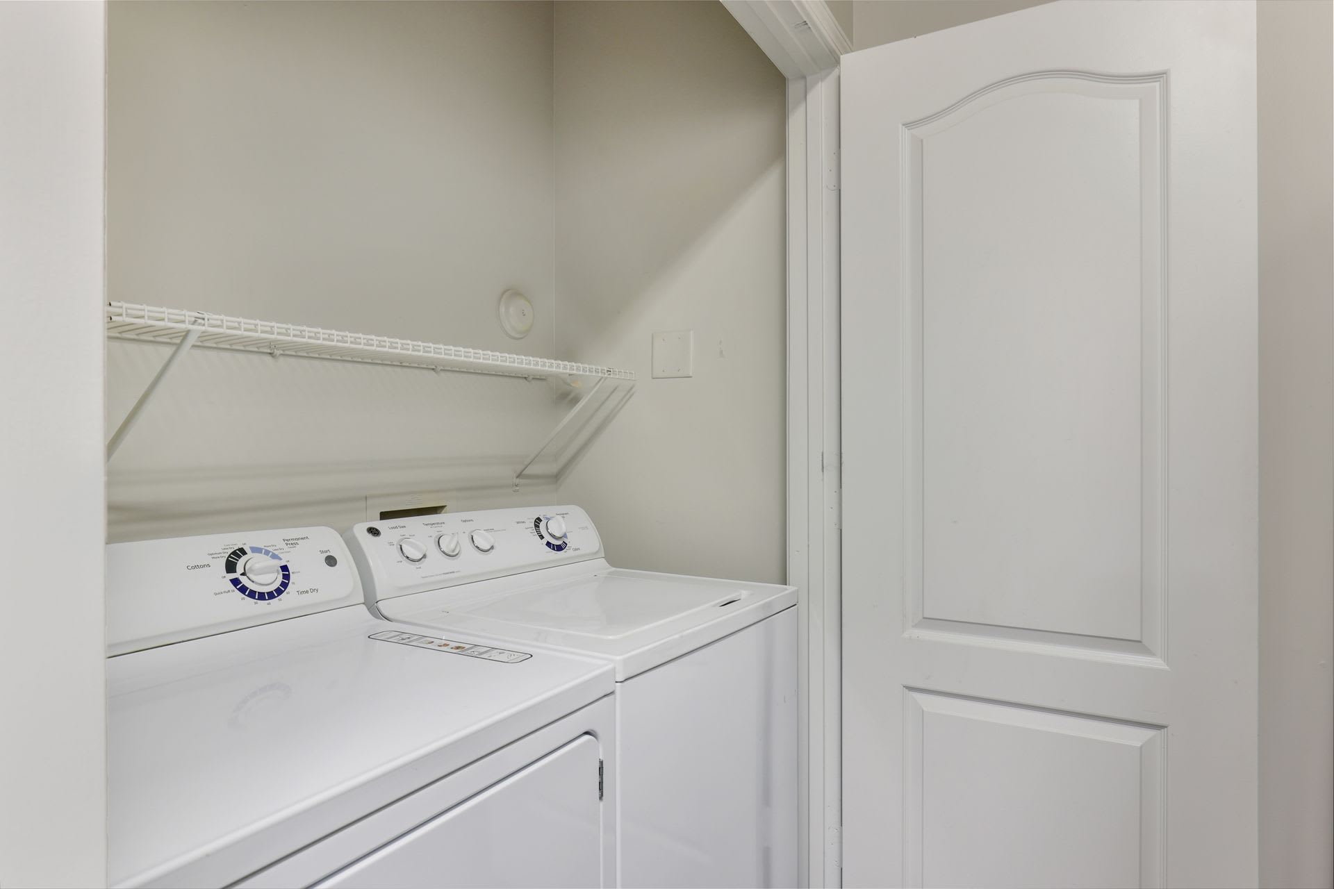 One Bedroom With Sunroom – photo 4