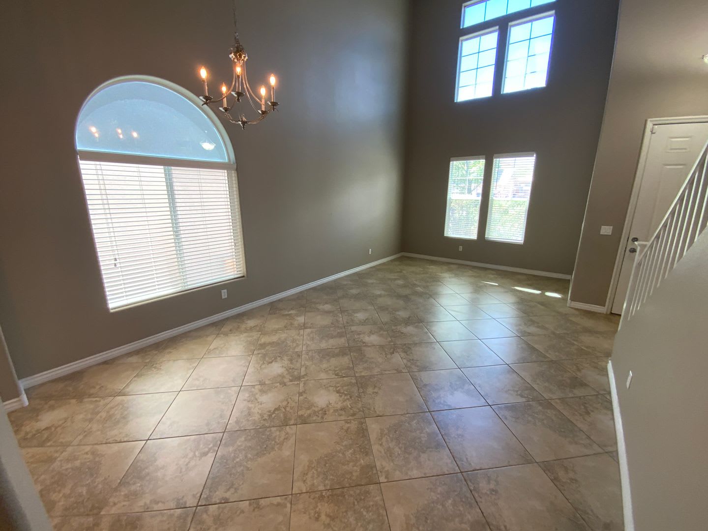 GORGEOUS UPGRADED 3 BED, 3 BATH – photo 4