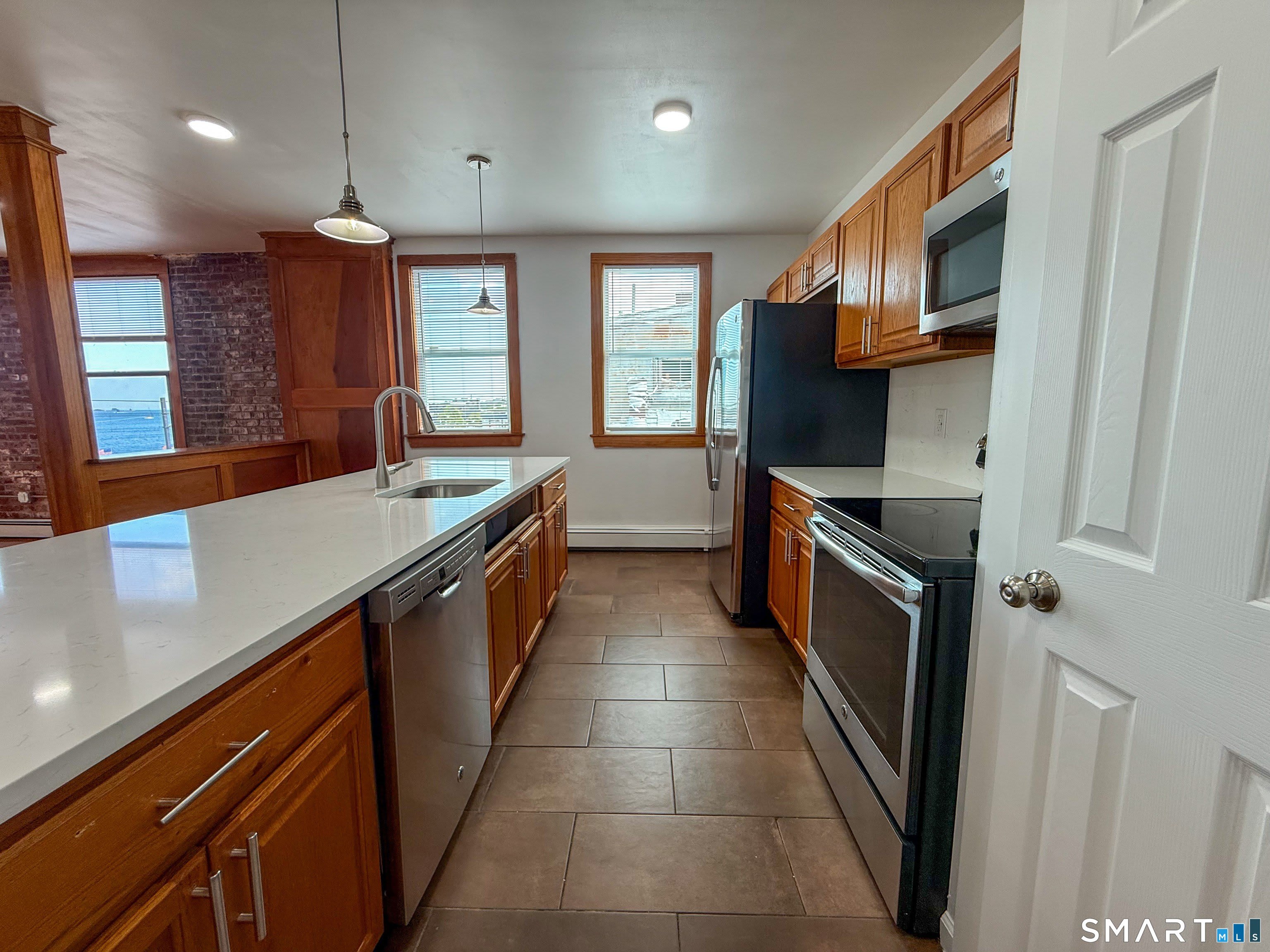 18 Bank Street – photo 2