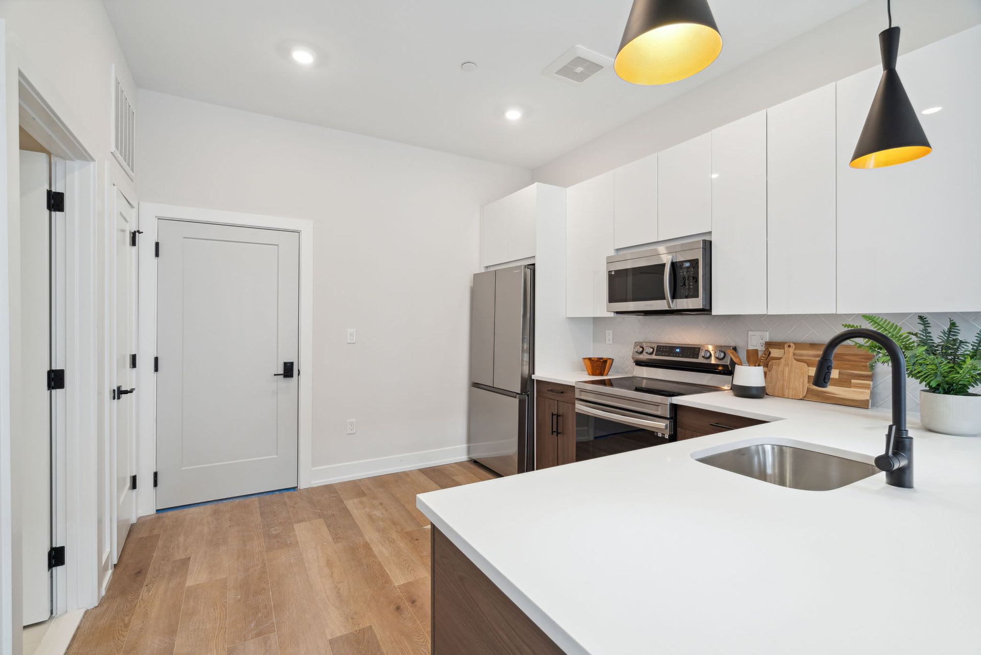 720 Thompson Street – photo 4
