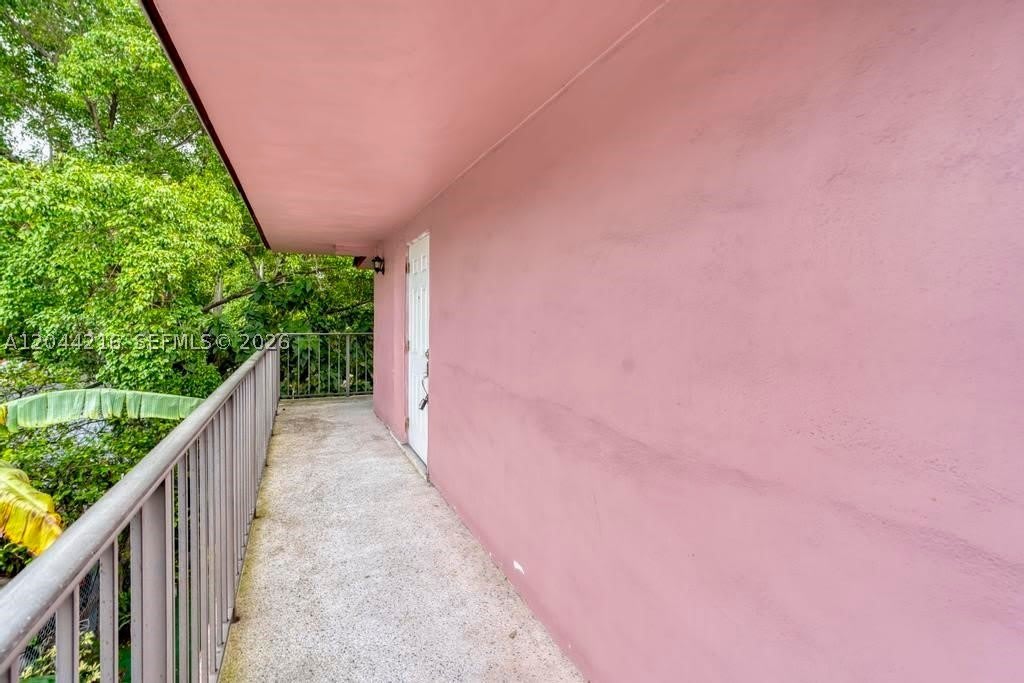 519 NW 10th Ave – photo 3