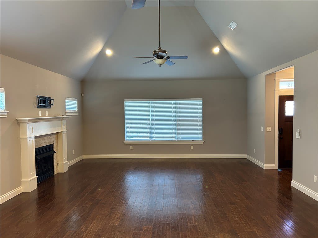 5912 W Willow Street – photo 2