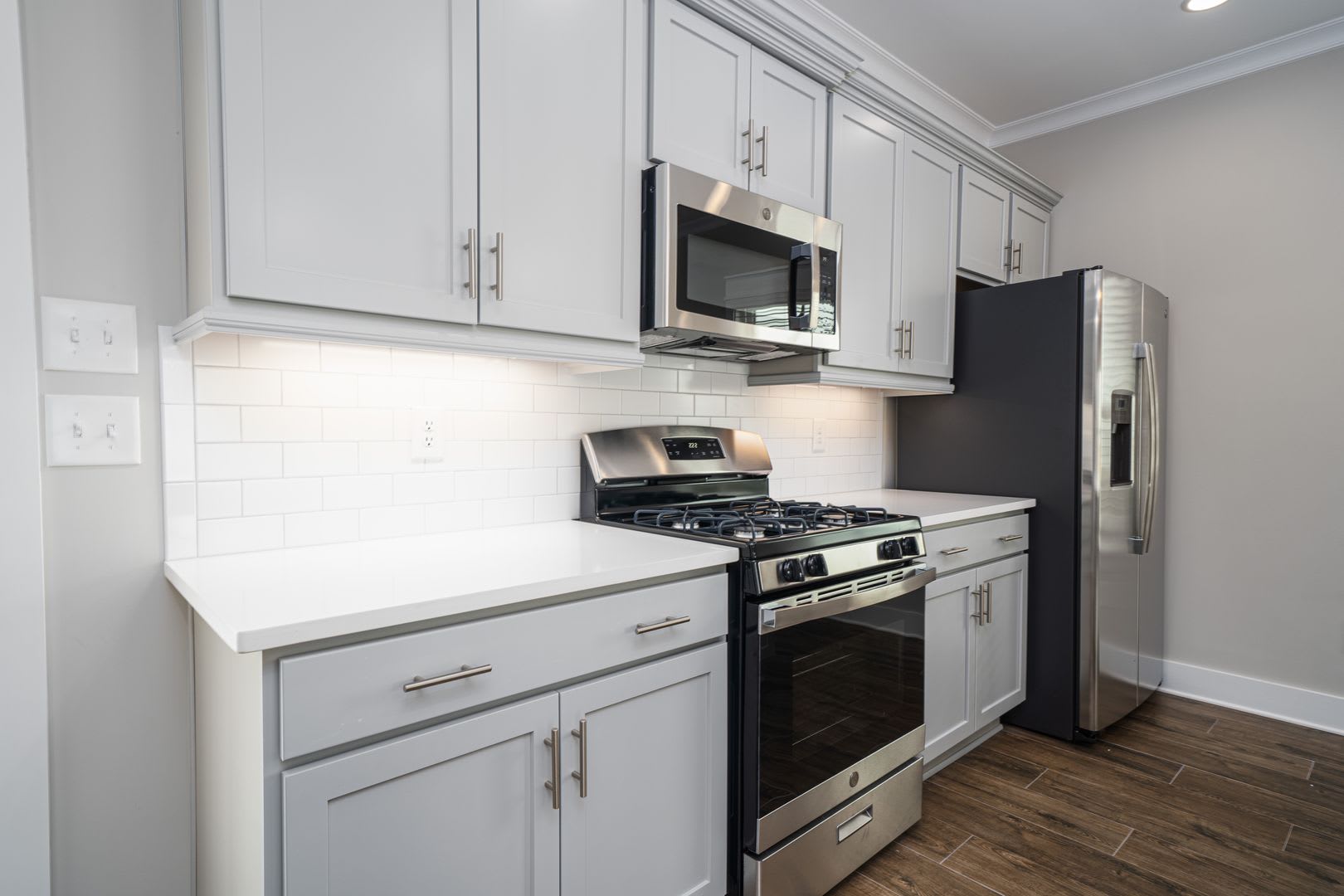Self Tour This Home in Person with the Rently Tours App! – photo 5