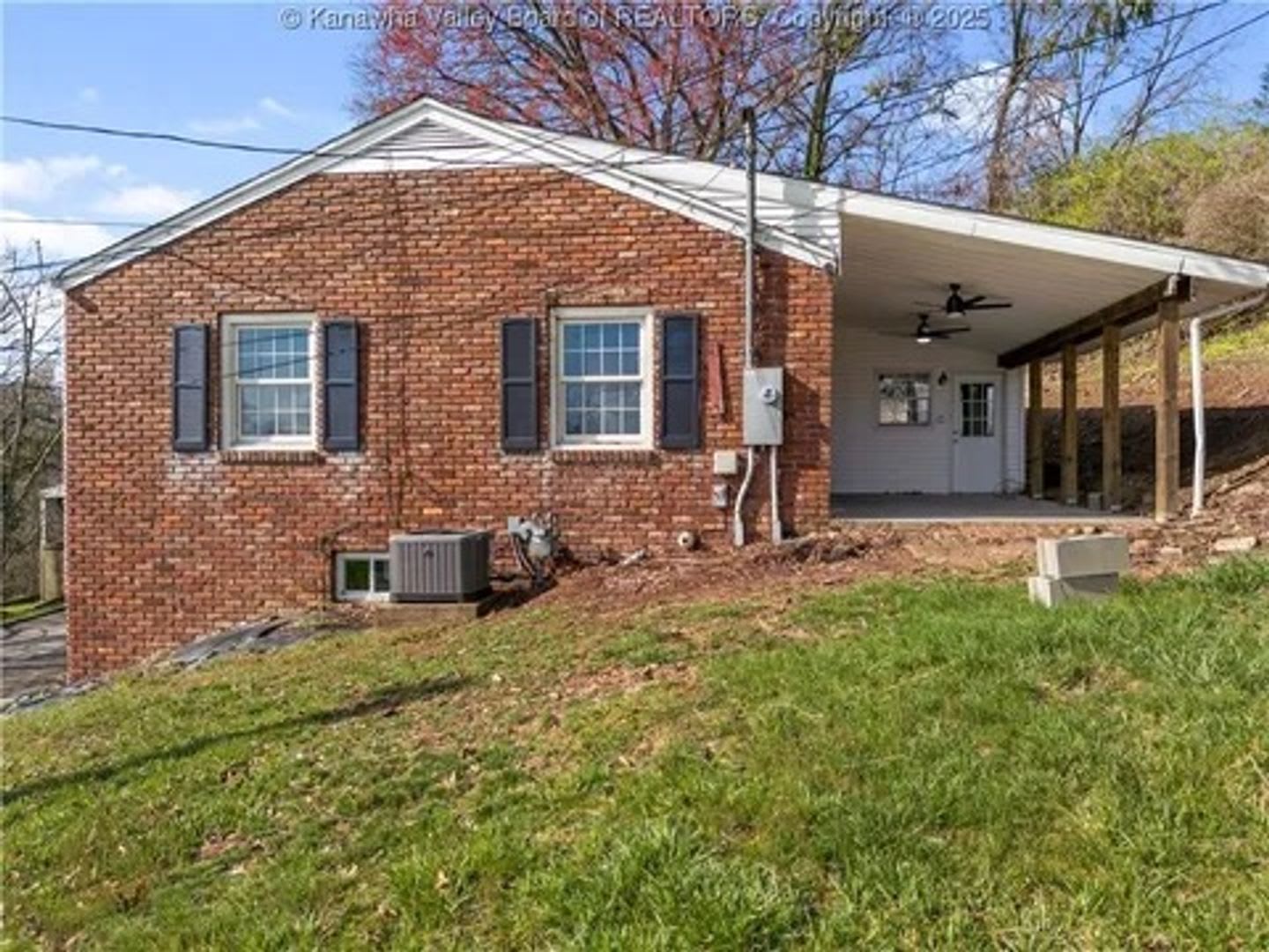3 bed 2.5 bath single family home – photo 4